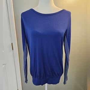 Nike Dri-Fit Women's Size Medium Dark Blue Long-Sleeved Shirt